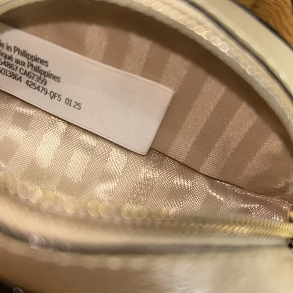 Beautiful Shell Coin Pouch - Picture 7 of 7